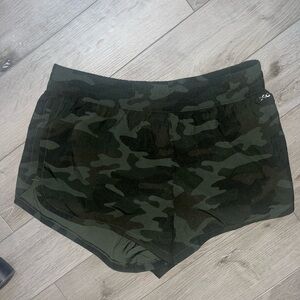 Women’s Camouflage Active Shorts - Olive Green